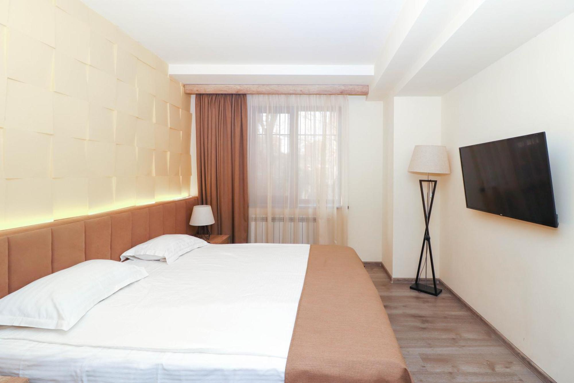 Mandarin Hotel Jereván Kültér fotó